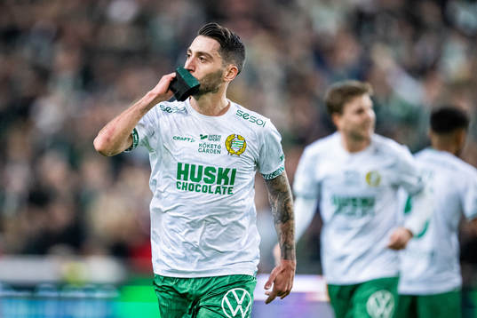Hammarbys Nahir Besara jublar