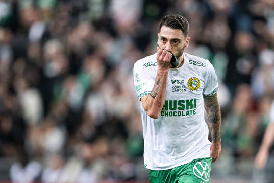 Hammarbys Nahir Besara jublar