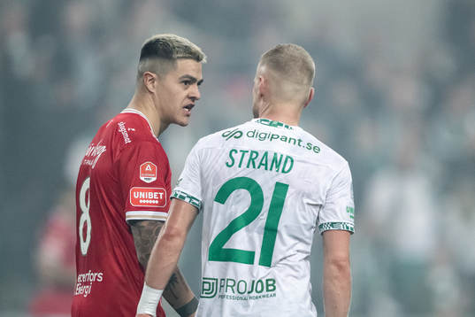 Degerfors Diego Campos och Hammarbys Simon Strand