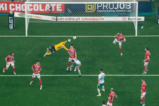 Degerfors målvakt Sondre Lovseth Rossbach släpper in 2-1