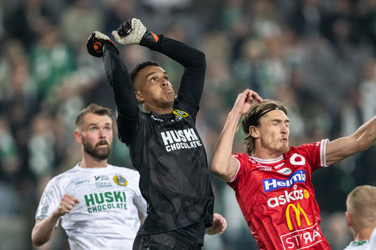 Hammarbys målvakt Oliver Dovin