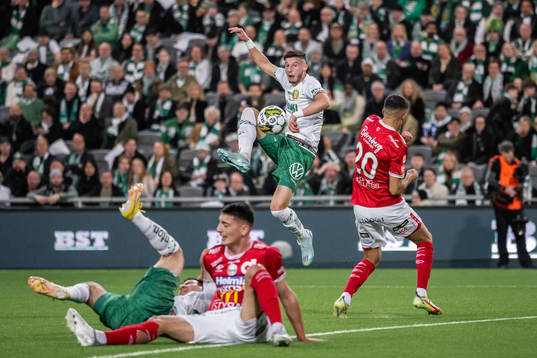 Hammarbys Viktor Djukanovic och Degerfors Elyas Bouzaiene