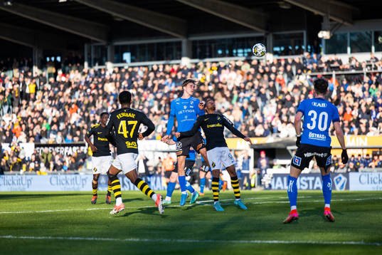 Halmstads Erik Ahlstrand och AIKs Bilal Hussein