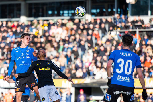 Halmstads Erik Ahlstrand och AIKs Bilal Hussein