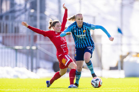 Örebros Heidi Kollanen och Djurgårdens Matilda Plan