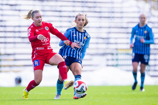 Örebros Emma Peuhkurinen och Djurgårdens Tilde Lindwall