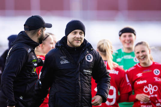 Örebros tränare Rickard Johansson jublar