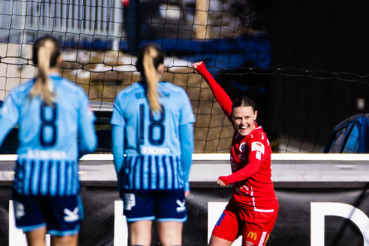 Örebros Maja Bodin jublar