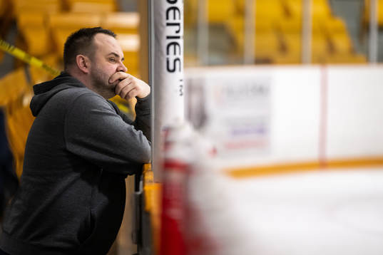 Equipment manager Rickard Regnell of Sweden at a practice