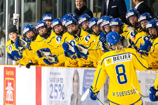 Players of Sweden celebrates