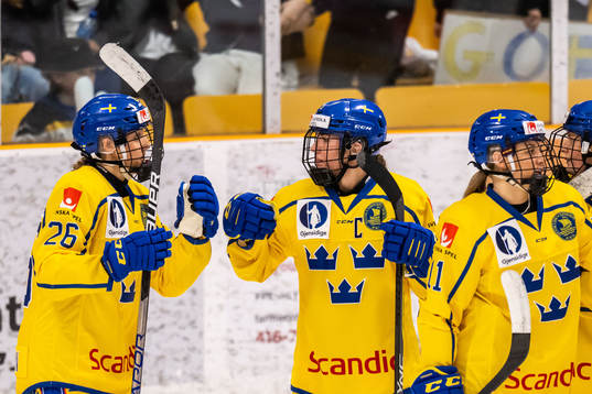 Hanna Olsson and Anna Kjellbin of Sweden