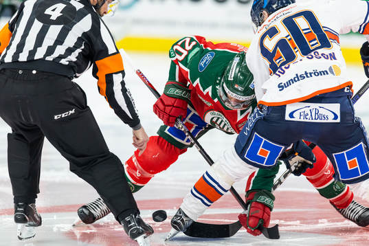 Frölundas Joel Lundqvist och Växjös Erik Josefsson