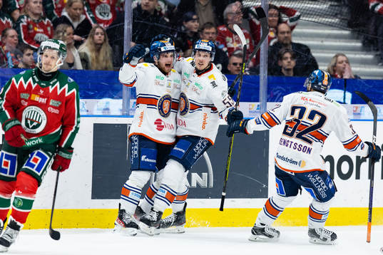 Växjös Glenn Gustafsson jublar