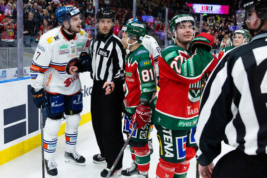 Växjös Hardy Häman Aktell och Frölundas Ryan Lasch