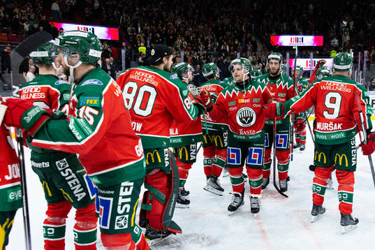 Frölundas spelare jublar