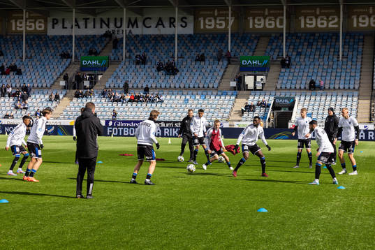 Sirius spelare på uppvärmningen