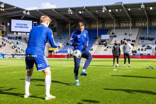 IFK Norrköpings Christoffer Nyman på uppvärmningen
