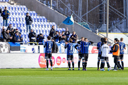 Sirius spelare tackar supportrarna