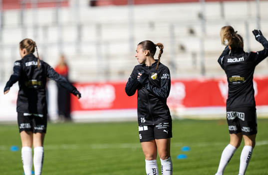 Häckens Alexandra Hellekant