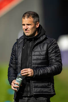 Häckens tränare Robert Vilahamn fotbollsmatchen i