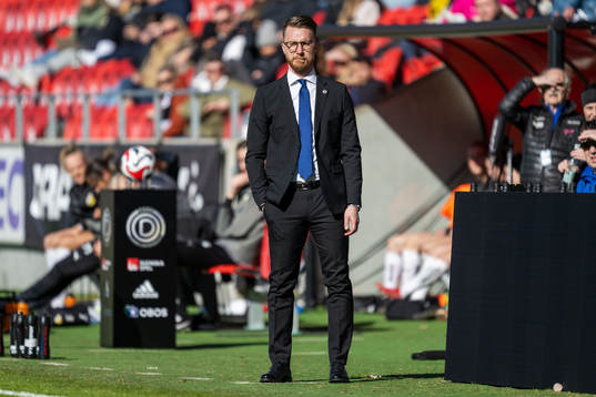 Växjö DFFs huvudtränare Olof Unogård