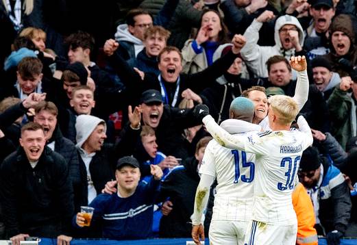 Köpenhamns Viktor Claesson jublar med lagkamrater
