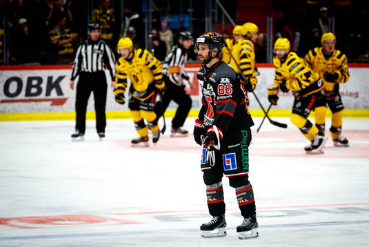 Örebros Mathias Bromé deppar och Jubel vid Skellefteås