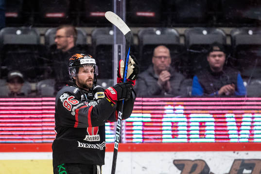 Örebros Mathias Bromé jublar