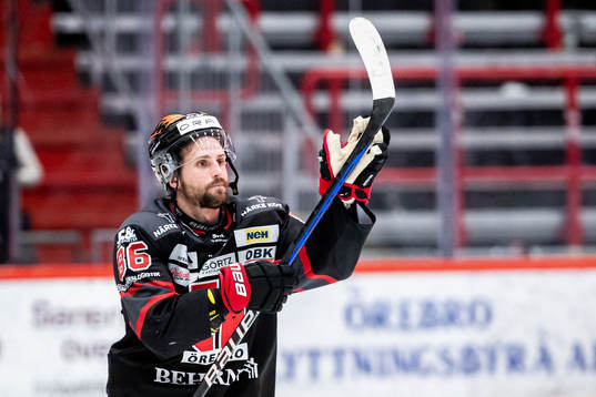 Örebros Mathias Bromé jublar