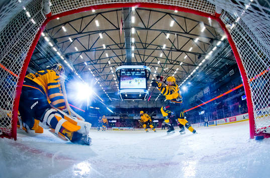 Örebro gör 1-0 på Skellefteås målvakt Linus
