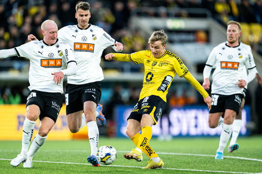 Elfsborgs Jeppe Møldrup Okkels och Häckens Valgeir