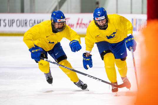 Josefine Holmgren and Linnéa Andersson of Sweden at a