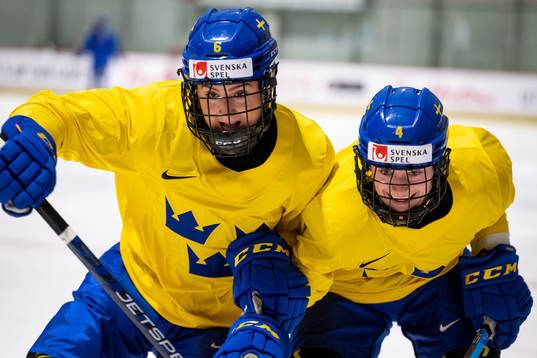 Josefine Holmgren and Linnéa Andersson of Sweden at a