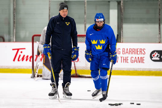 Assistant coach Andreas Spångberg and Anna Kjellbin of