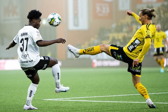 Häckens Ibrahim Sadiq och Elfsborgs Niklas Hult