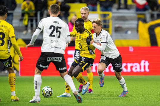 Elfsborgs Emmanuel Boateng och Häckens Pontus Dahbo