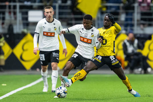 Häckens Akoua Romeo Amane och Elfsborgs Emmanuel Boateng