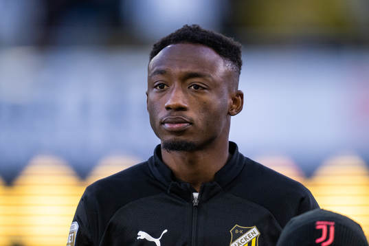 Häckens Benie Adama Traore vid line-up