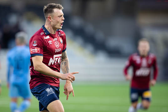 Örgrytes Marcus Haglind Sangre jublar