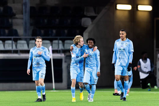 AFC Eskilstunas Leo Lif jublar