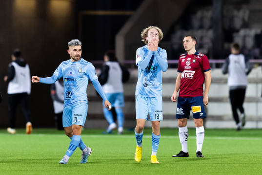 AFC Eskilstunas Leo Lif jublar