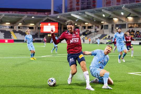 Örgrytes Noah Christoffersson och AFC Eskilstunas Jesper