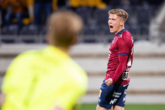Örgrytes Isak Dahlqvist jublar