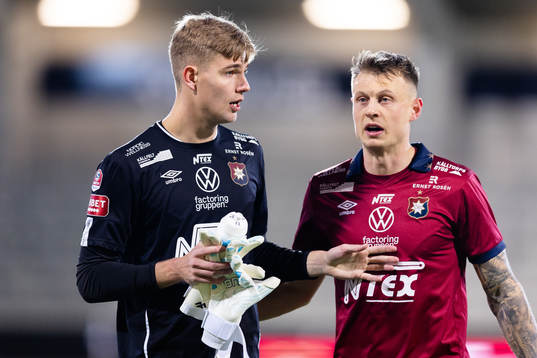 Örgrytes  målvakt Mathias Nilsson och Marcus Haglind
