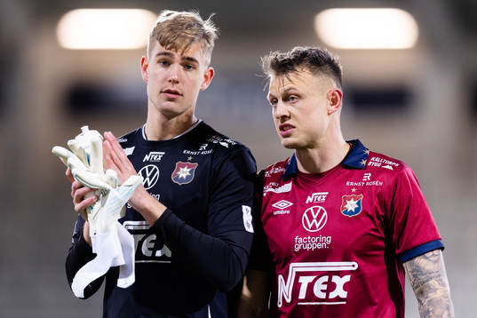Örgrytes  målvakt Mathias Nilsson och Marcus Haglind
