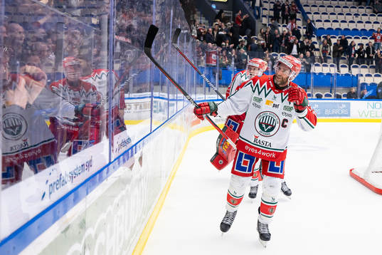 Frölundas Joel Lundqvist jublar framför fansen