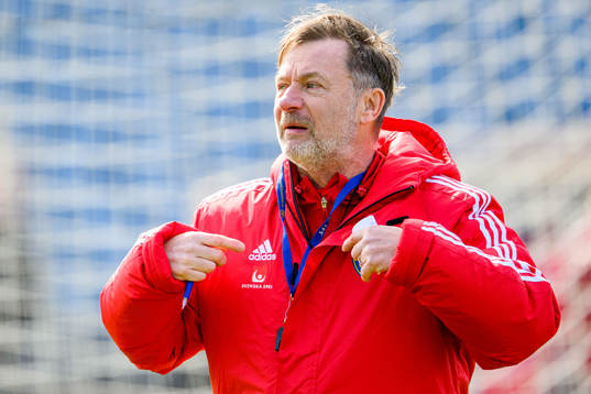 Head coach Peter Gerhardsson