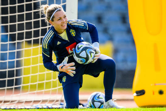 Goalkeeper Jennifer Falk