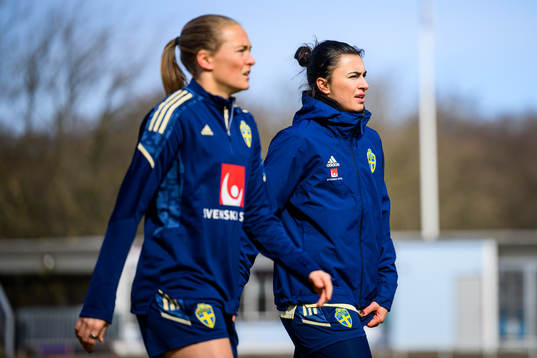 Magdalena Eriksson and goalkeeper Zecira Musovic