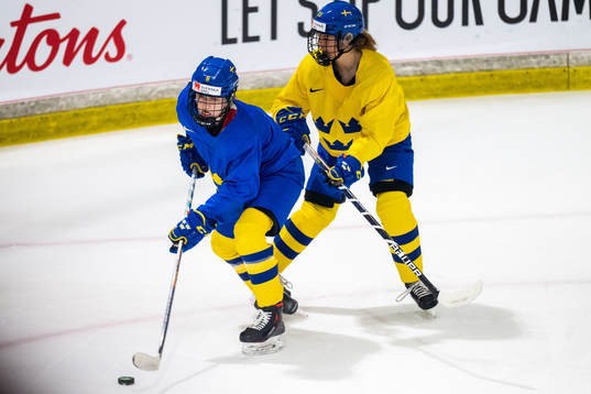 Hilda Svensson and Ebba Hedqvist  of Sweden at a practice